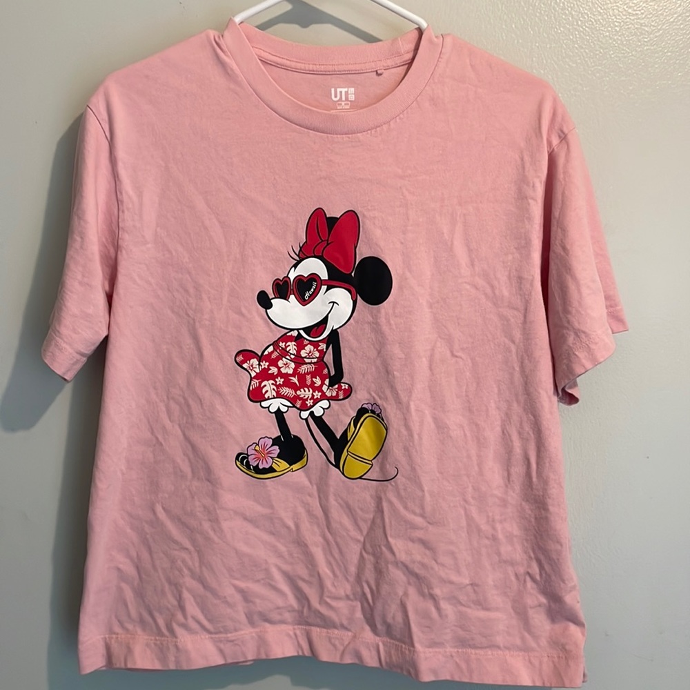 Uniqlo X Disney Minnie Mouse Hawaii T-Shirt Size Medium